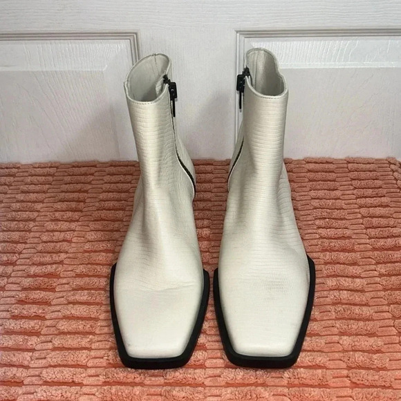 FRAME LeMaddox Lizard bootie EU 36 white boot black zipper - very sexy! EUC - Picture 2 of 15